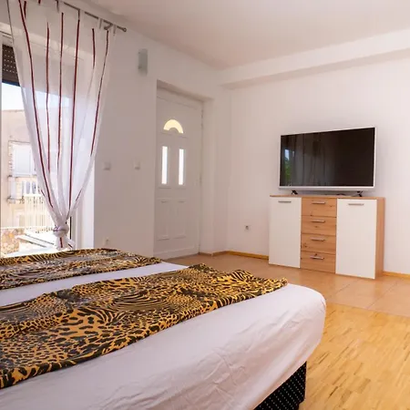 Apartment Besker