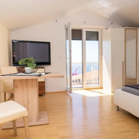 Besker Apartment *