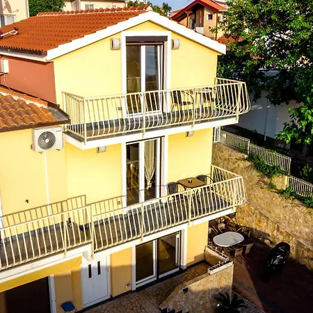 Besker Apartment